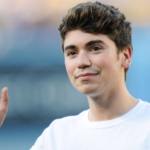 noah galvin transgender