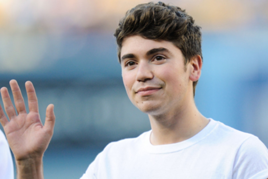 noah galvin transgender