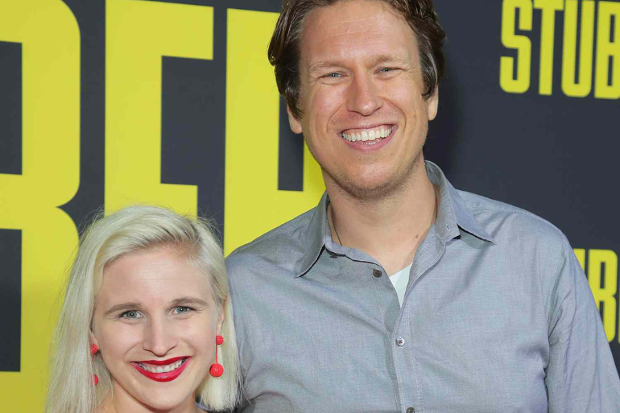 pete holmes wife