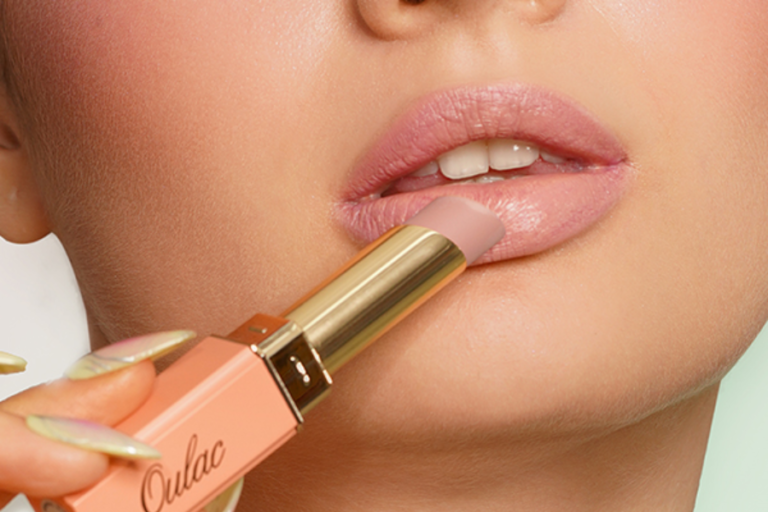 Opening the Force of moszacos lipstick moisturizing
