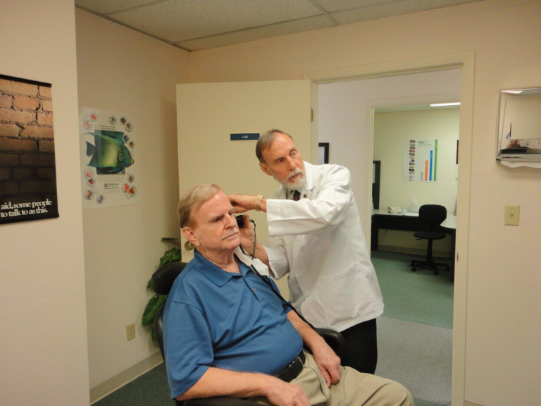 4 Assistive Technologies to Help Your Old Mother with Hearing Loss
