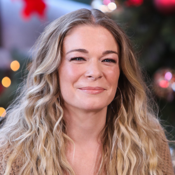 LeAnn Rimes: From Country Music Prodigy to Hollywood Icon – A Comprehensive Biography and Net Worth Analysis