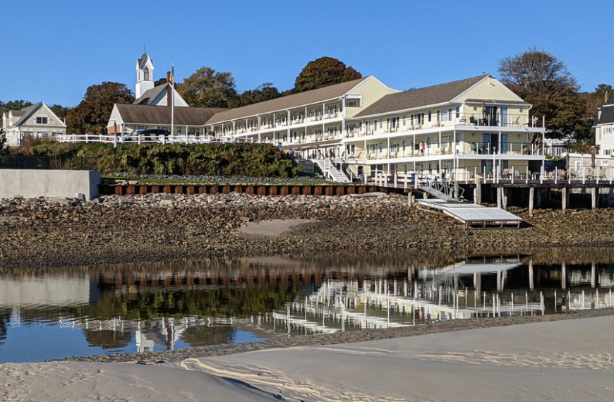 Sea Chambers: A Coastal Gem for Comfortable Oceanfront Stays